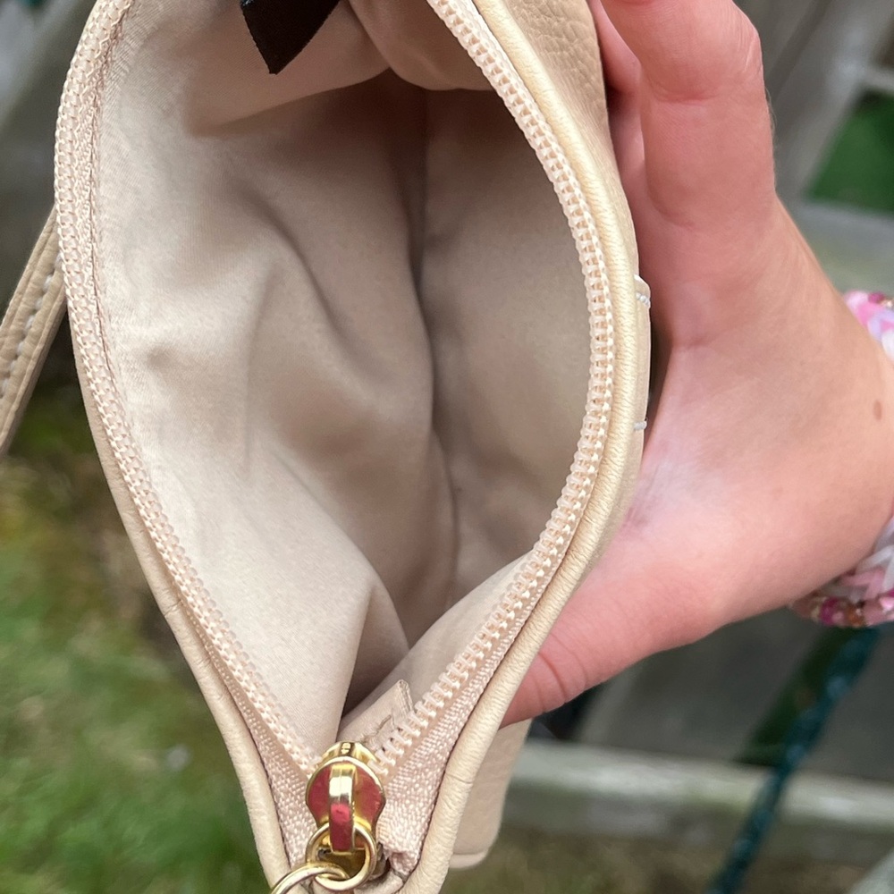 Coach Beige Leather Wristlet EUC - Picture 4 of 4